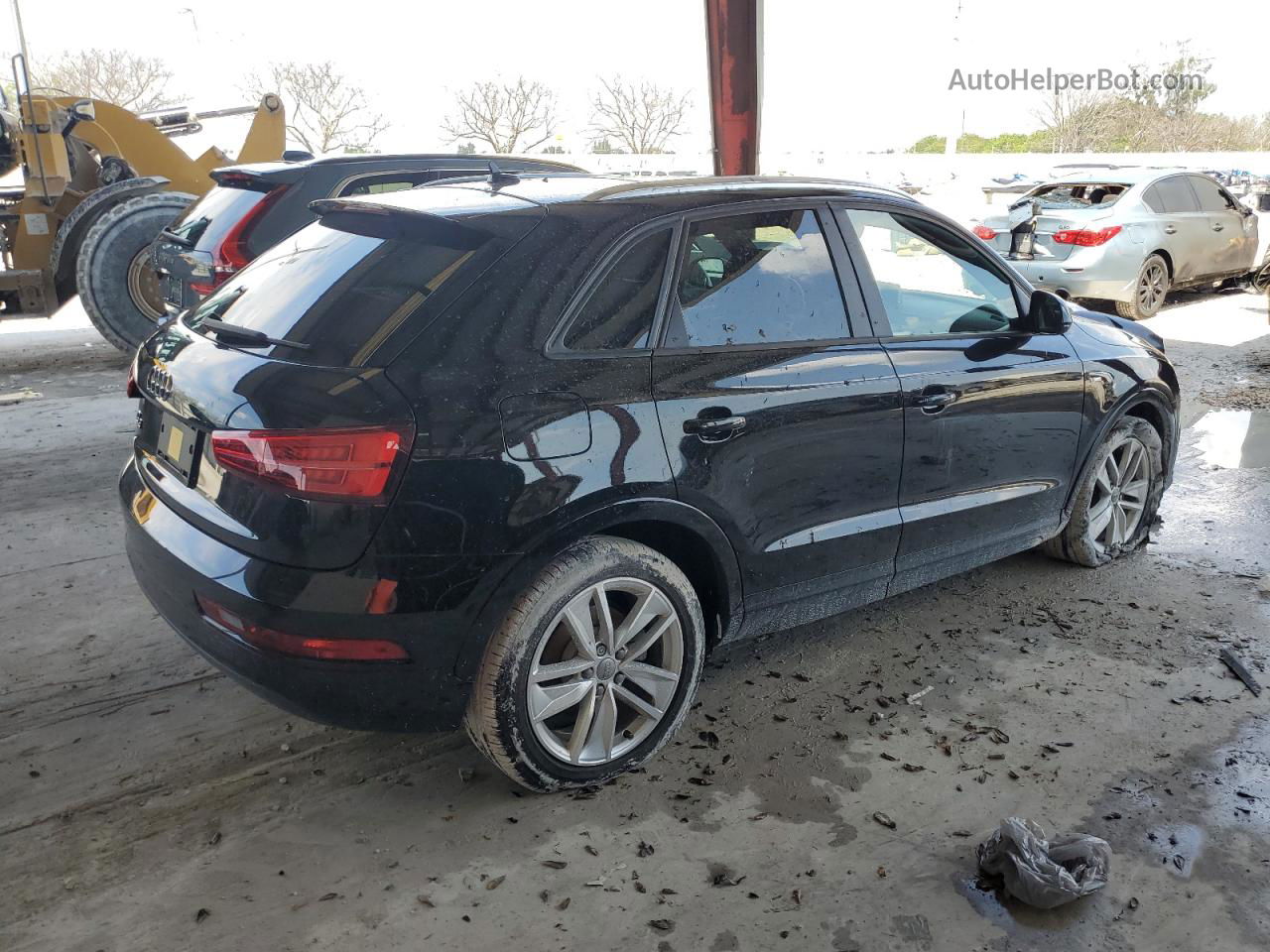 2018 Audi Q3 Premium Black vin: WA1BCCFS1JR010120