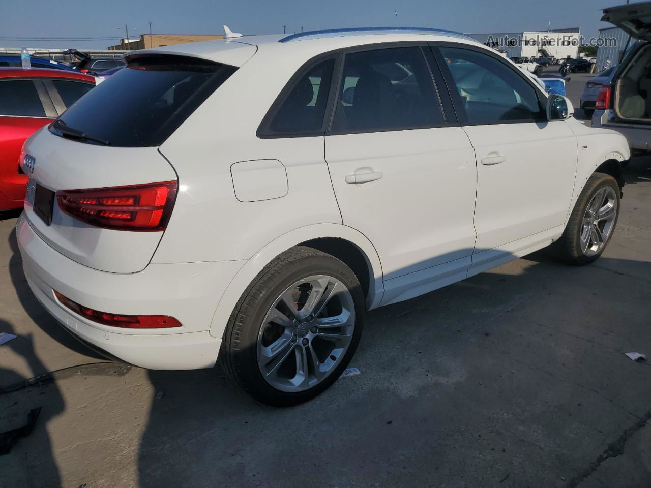 2018 Audi Q3 Premium White vin: WA1BCCFS1JR019352