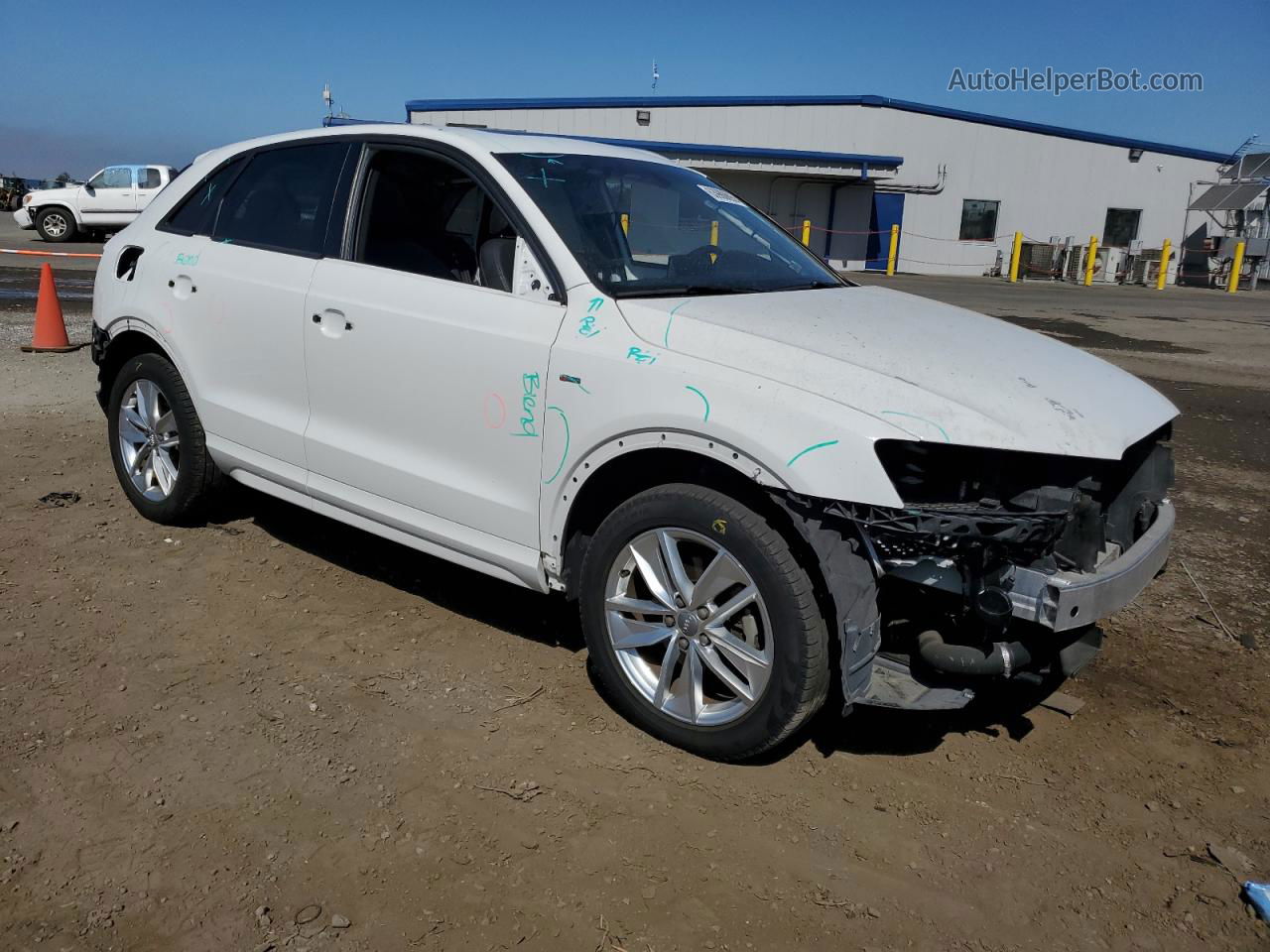 2018 Audi Q3 Premium White vin: WA1BCCFS1JR028651