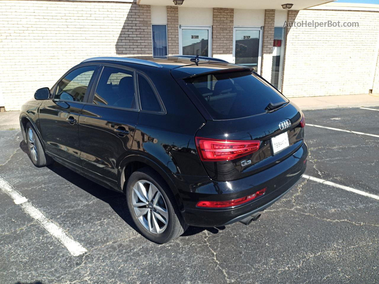 2018 Audi Q3 Premium Black vin: WA1BCCFS2JR002012