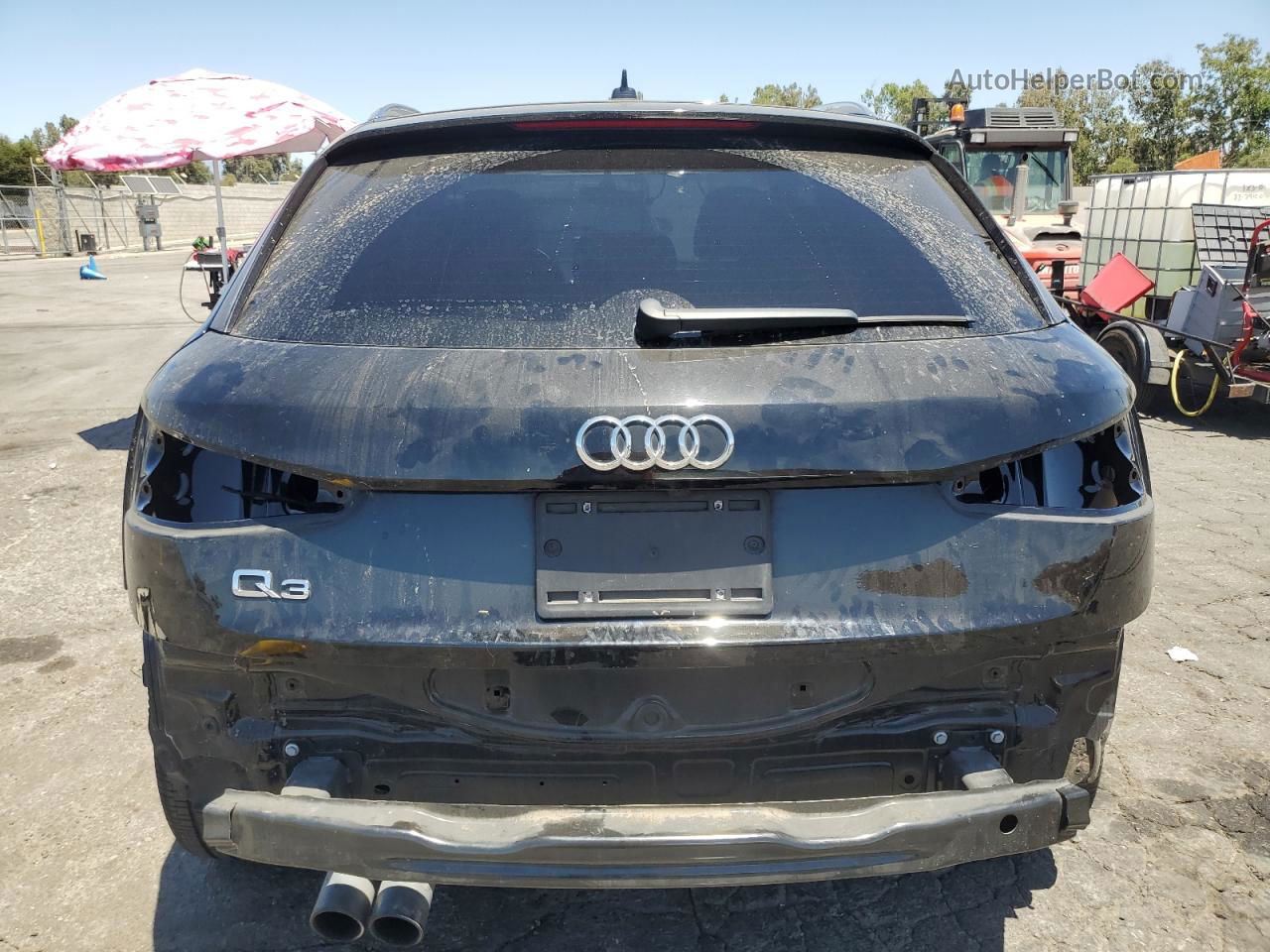 2018 Audi Q3 Premium Black vin: WA1BCCFS2JR024592