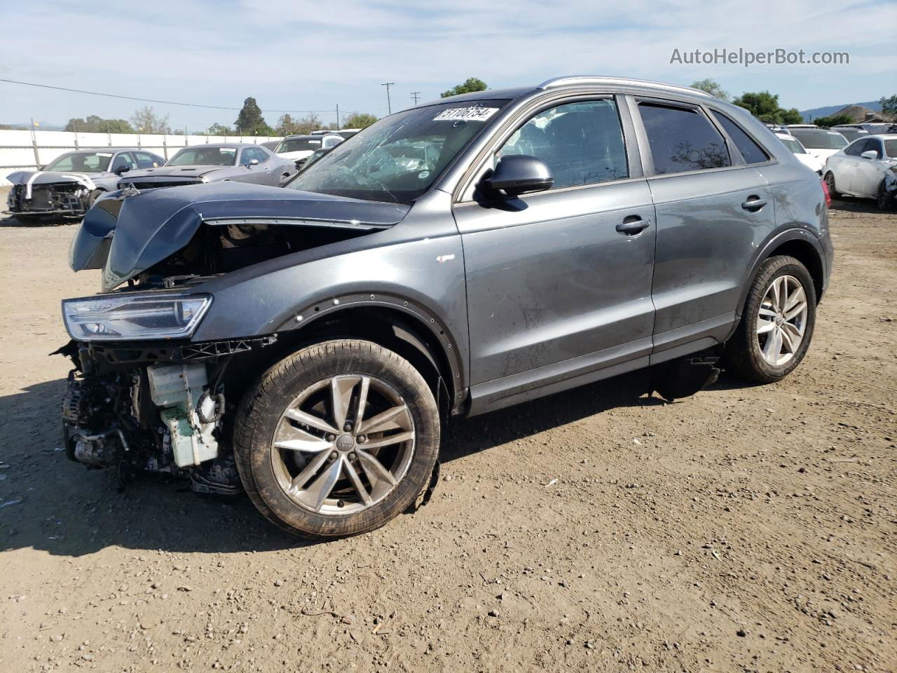 2018 Audi Q3 Premium Угольный vin: WA1BCCFS3JR021409