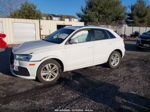 2018 Audi Q3 2.0t Premium Белый vin: WA1BCCFS4JR004408