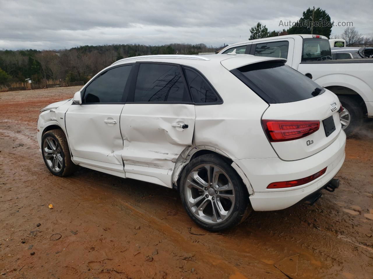 2018 Audi Q3 Premium White vin: WA1BCCFS4JR008040