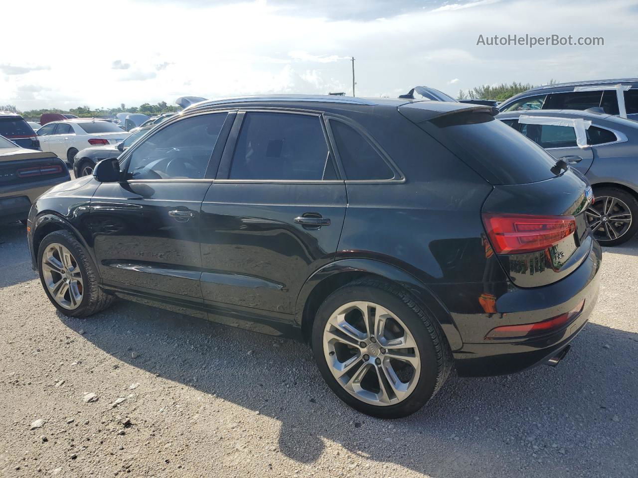 2018 Audi Q3 Premium Черный vin: WA1BCCFS5JR026529