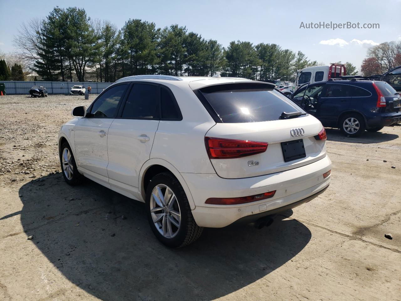 2018 Audi Q3 Premium White vin: WA1BCCFS6JR001543