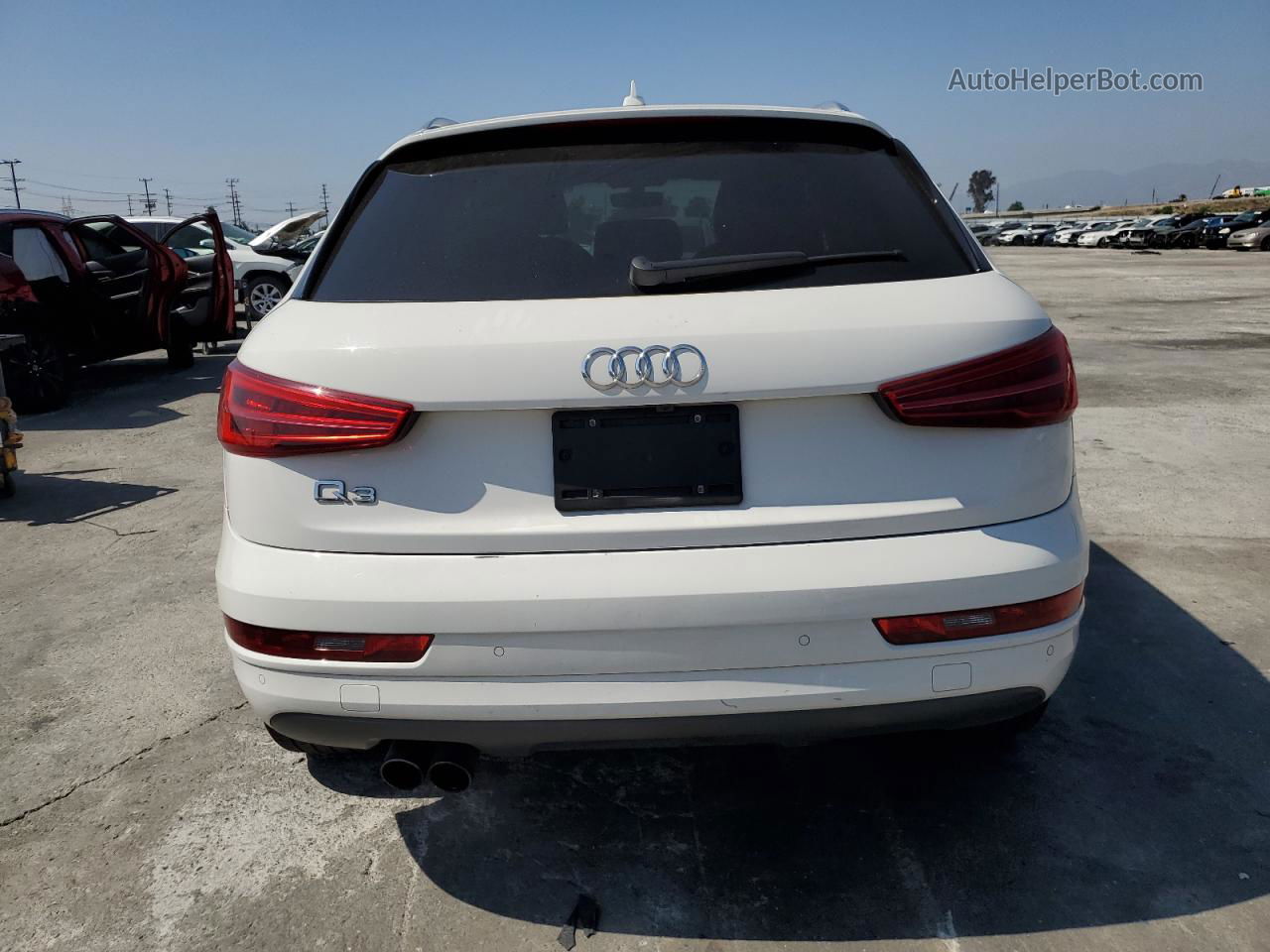 2018 Audi Q3 Premium White vin: WA1BCCFS6JR027804