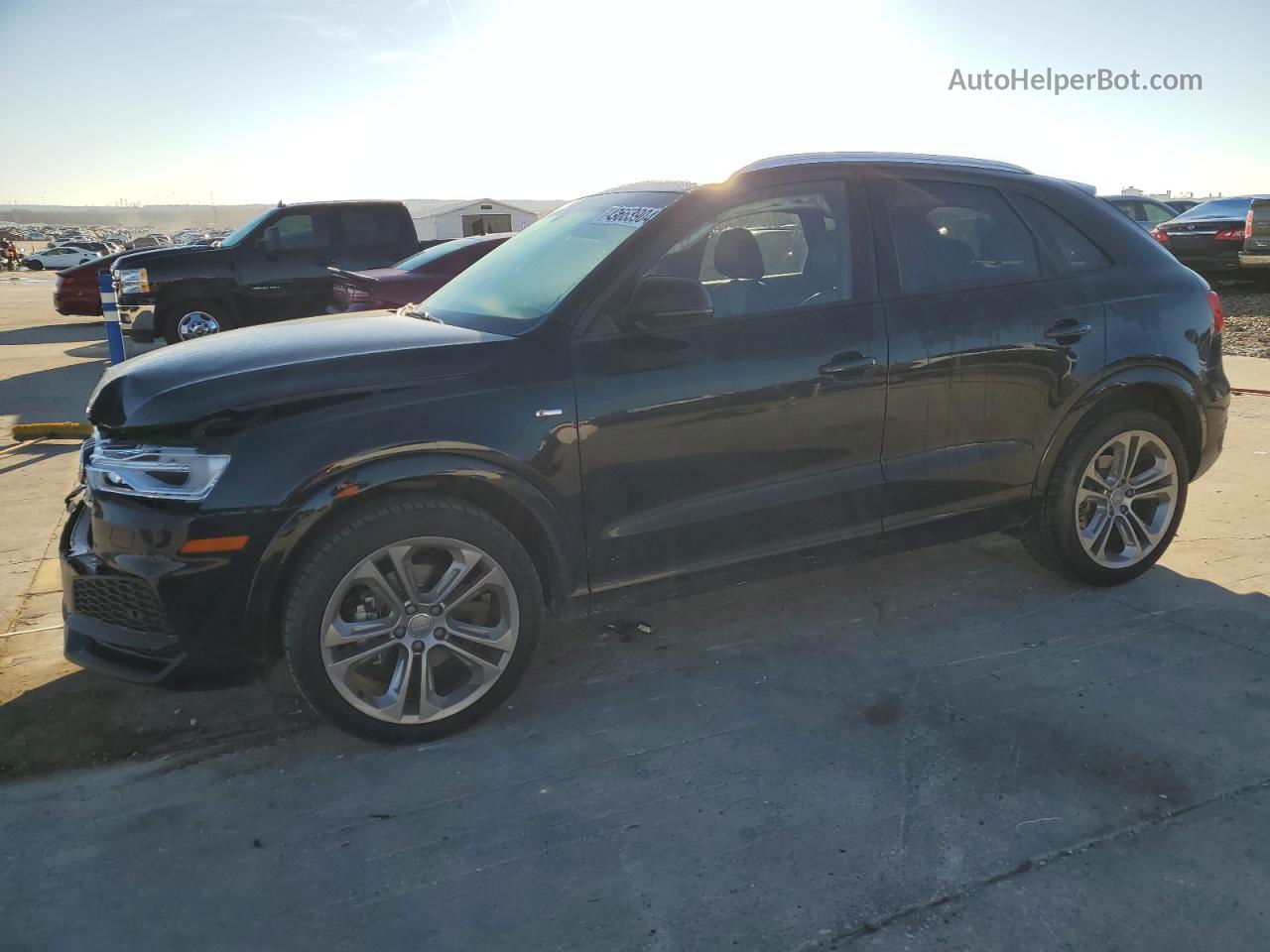 2018 Audi Q3 Premium Черный vin: WA1BCCFS7JR032607