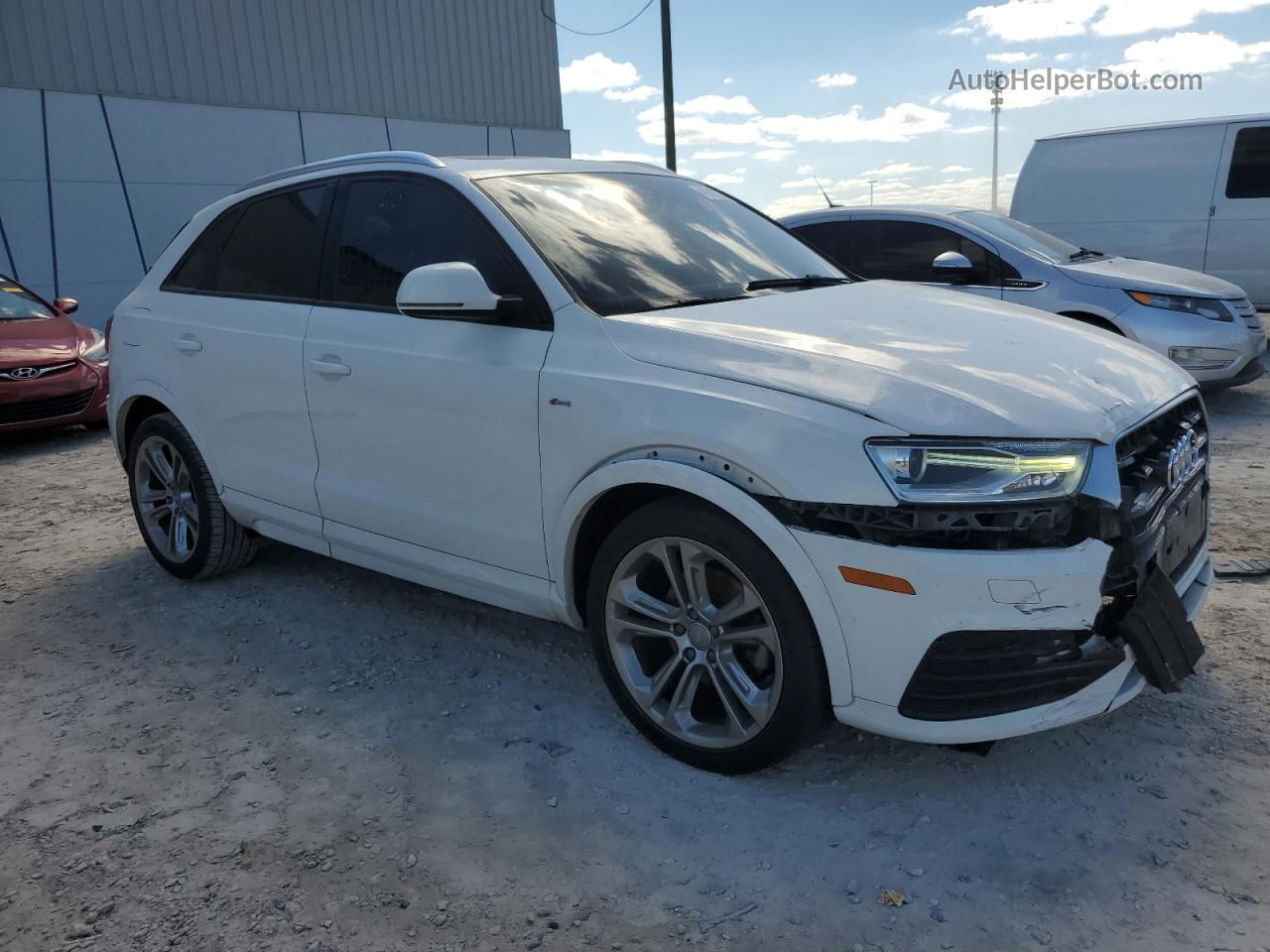 2018 Audi Q3 Premium White vin: WA1BCCFS8JR006341