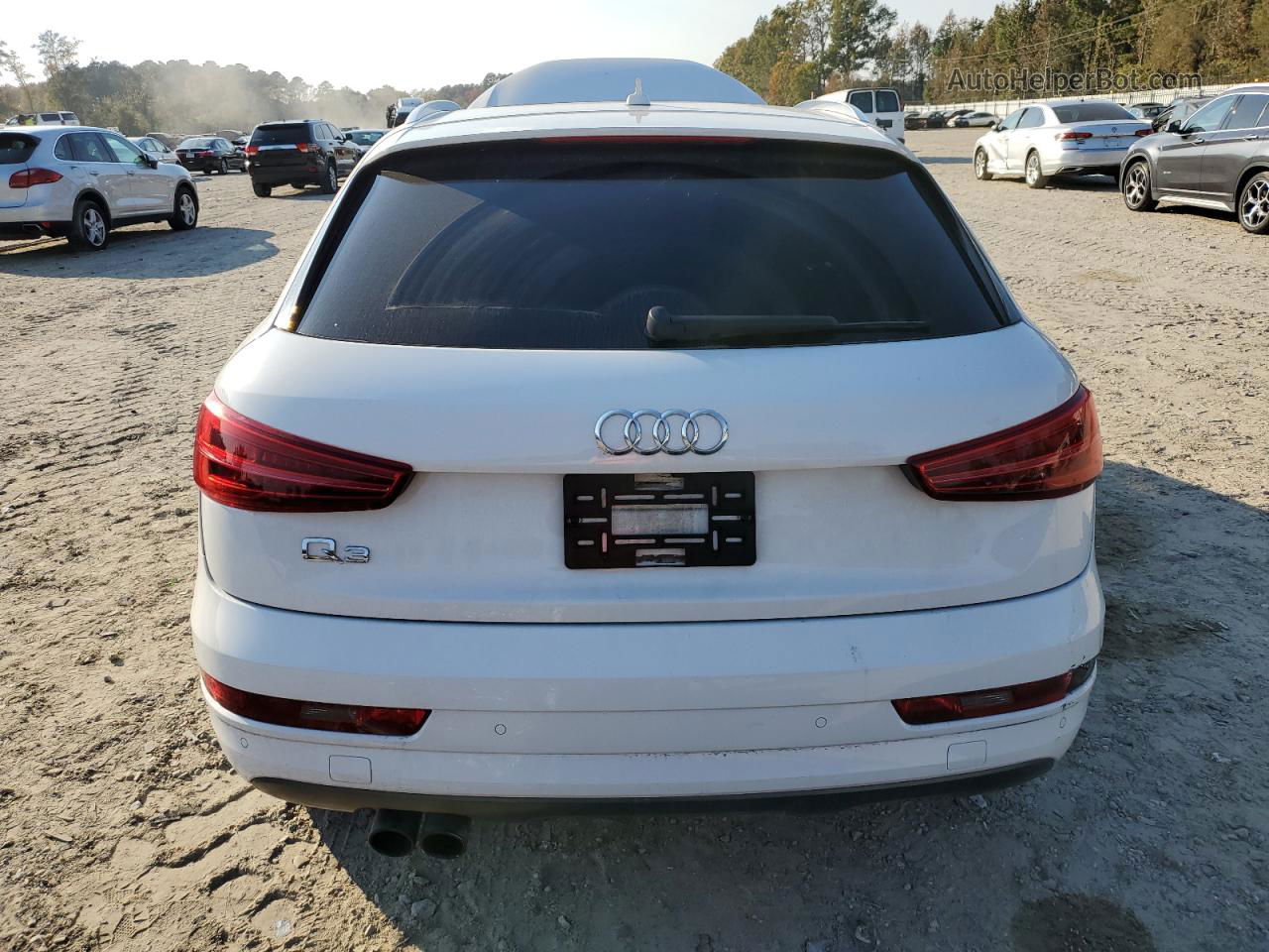 2018 Audi Q3 Premium White vin: WA1BCCFSXJR012478