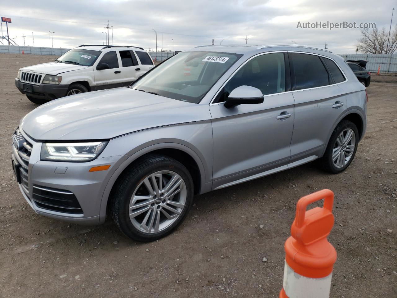 2018 Audi Q5 Premium Plus Серебряный vin: WA1BNAFY0J2220591