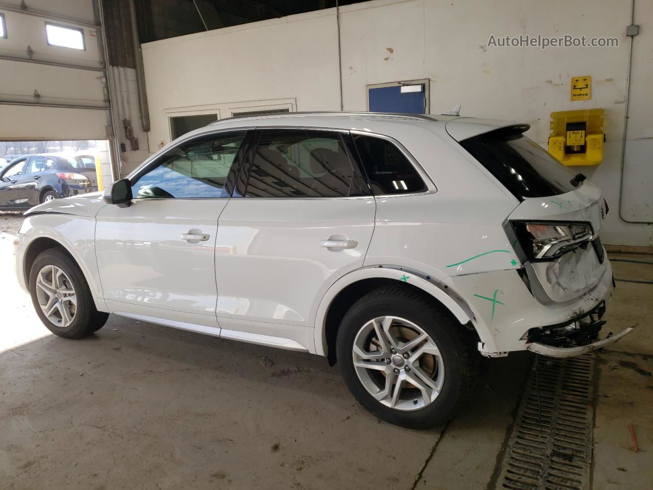 2018 Audi Q5 Premium Plus White vin: WA1BNAFY0J2231784