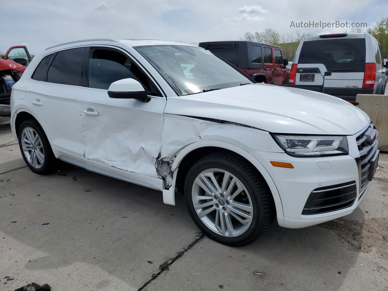 2018 Audi Q5 Premium Plus Белый vin: WA1BNAFY7J2145047