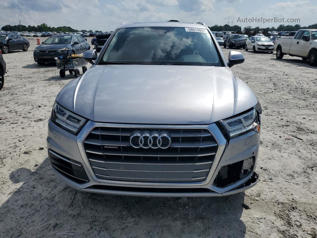 2018 Audi Q5 Premium Plus Серебряный vin: WA1BNAFY7J2237842