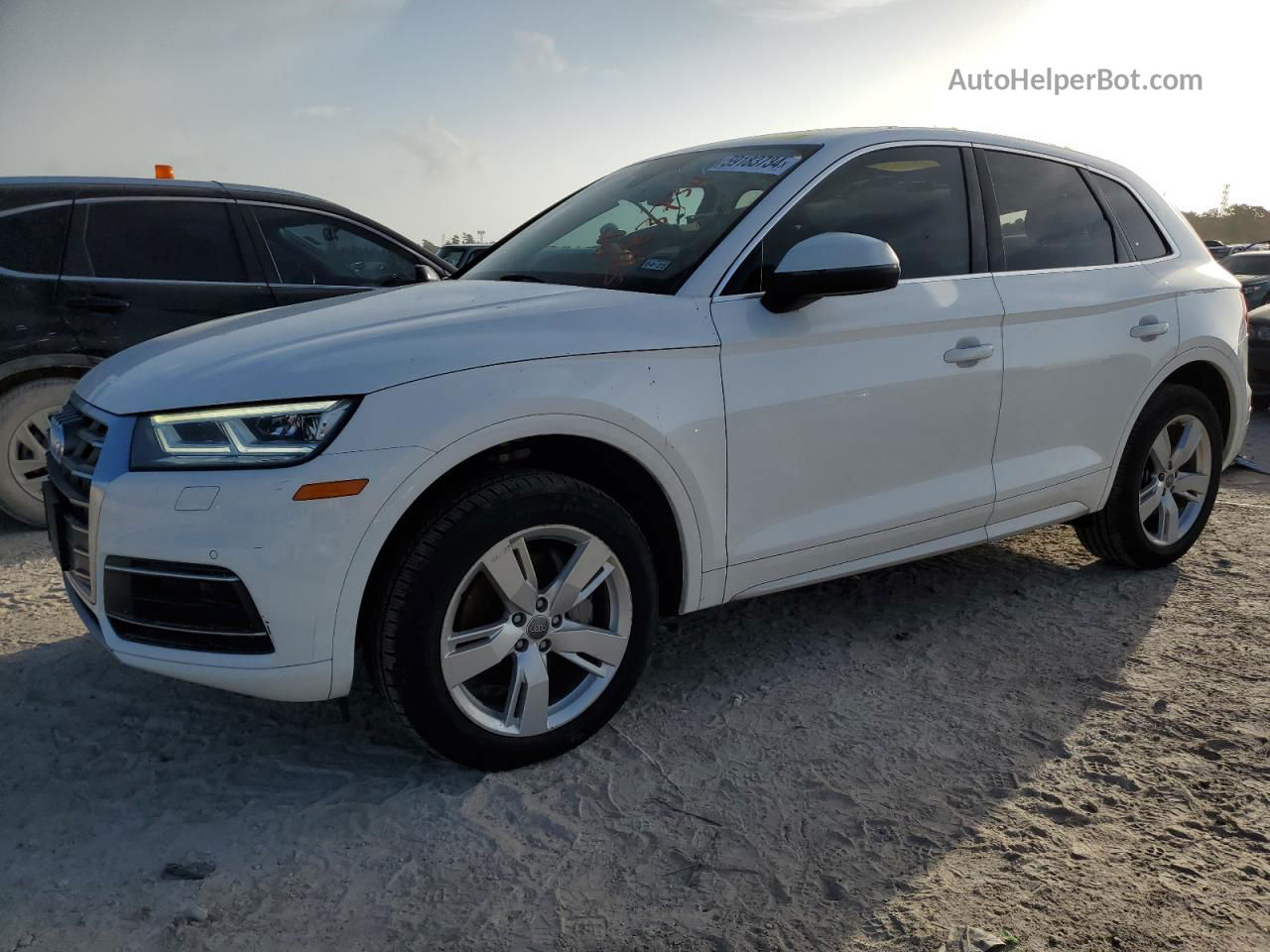 2018 Audi Q5 Premium Plus Белый vin: WA1BNAFY8J2240281