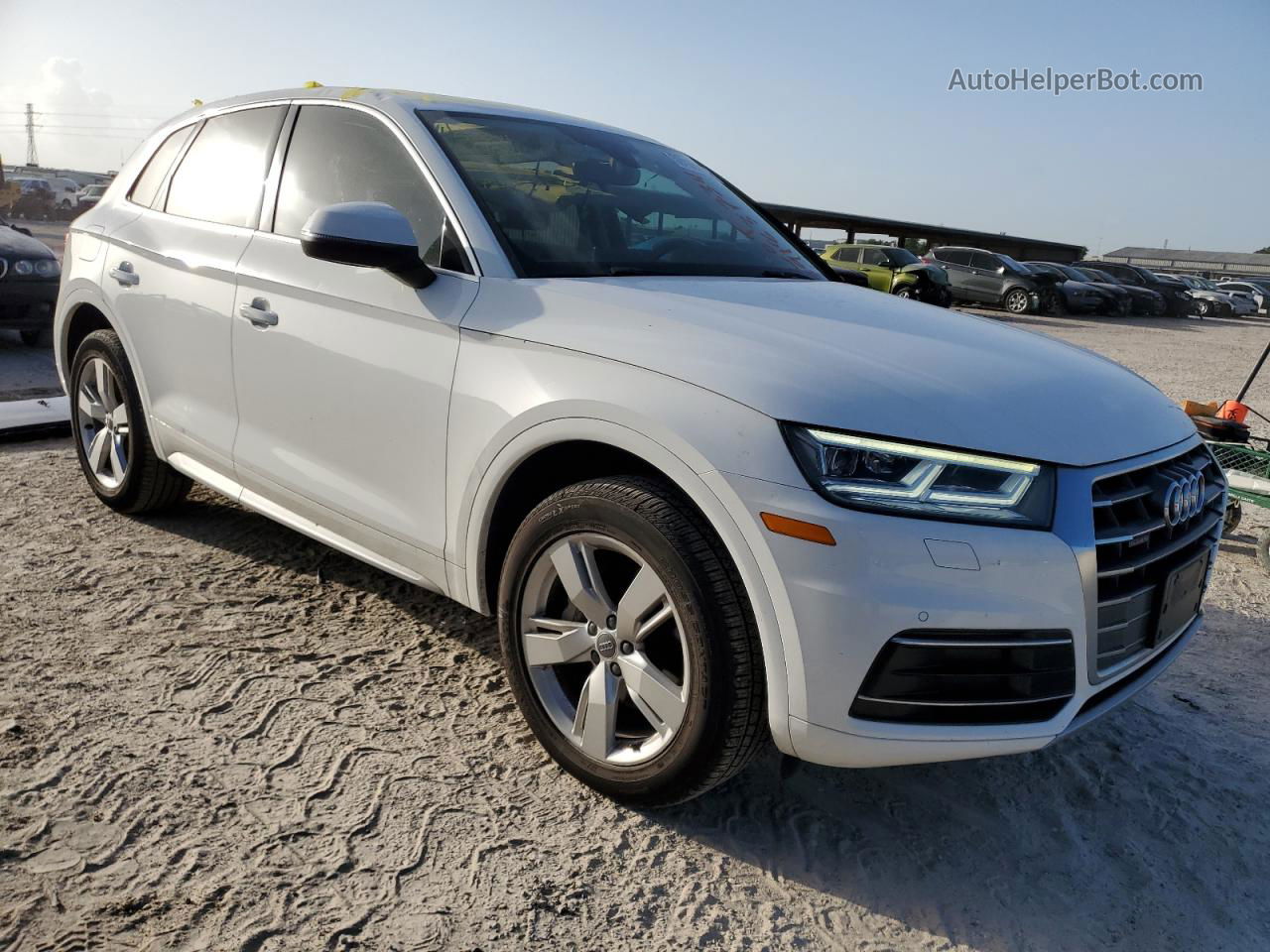 2018 Audi Q5 Premium Plus Белый vin: WA1BNAFY8J2240281