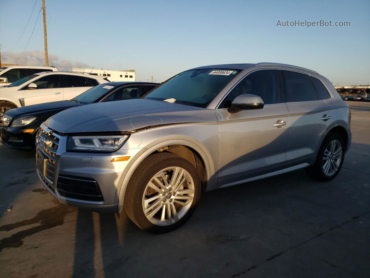 2018 Audi Q5 Premium Plus Серебряный vin: WA1BNAFY9J2002231