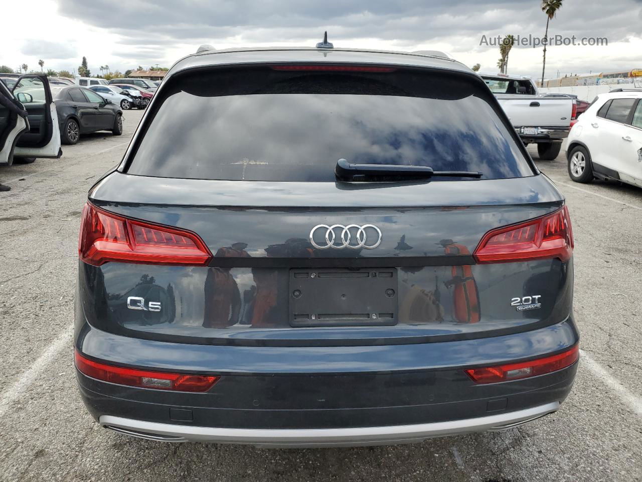 2018 Audi Q5 Premium Plus Gray vin: WA1BNAFYXJ2043628