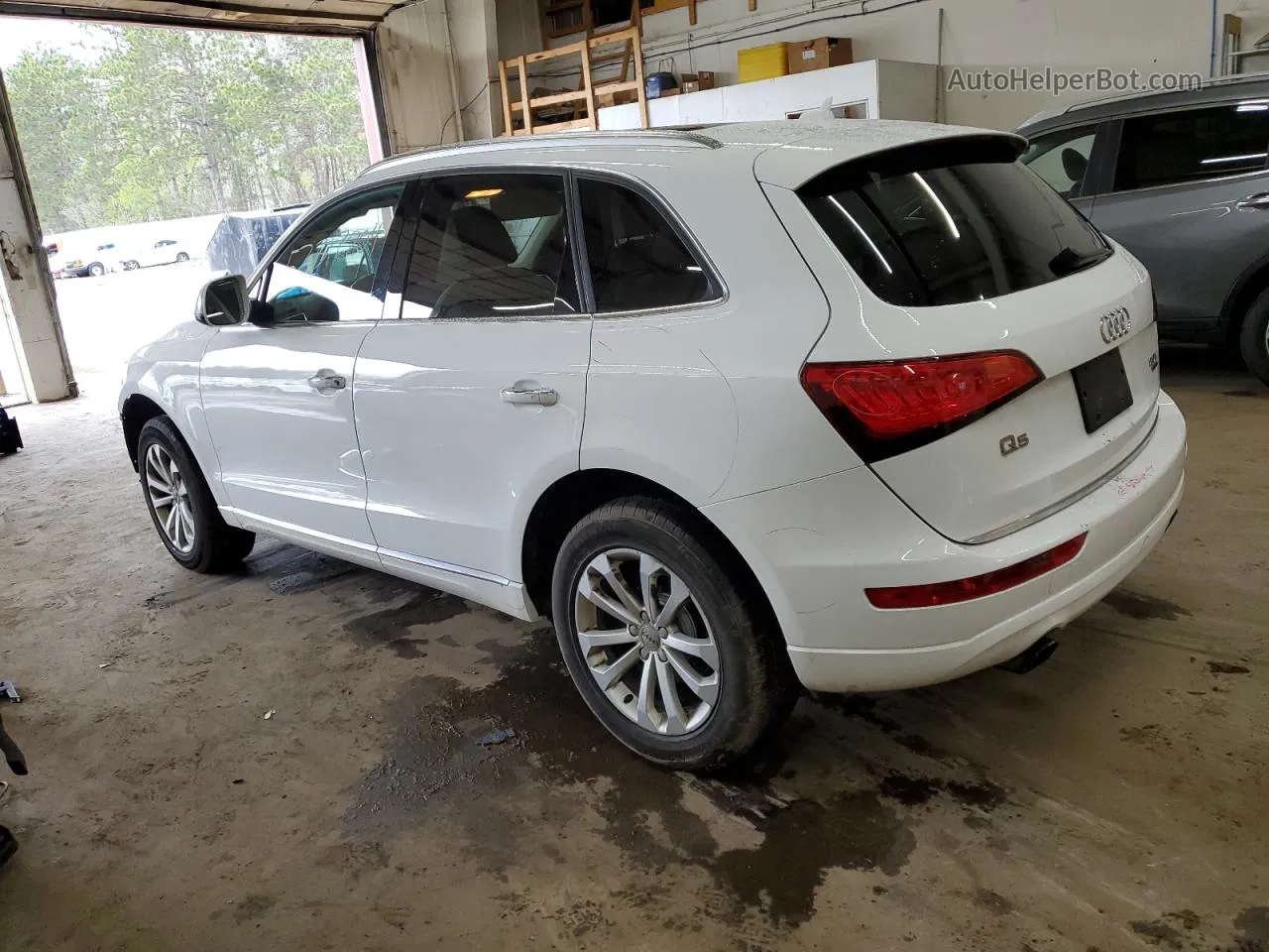 2016 Audi Q5 Premium Белый vin: WA1C2AFP7GA114044