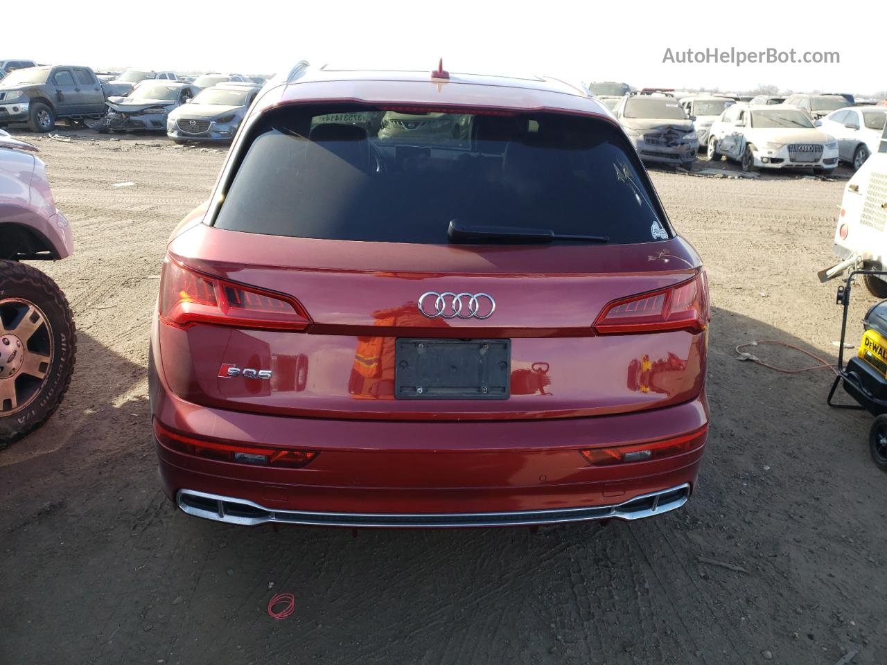 2018 Audi Sq5 Prestige Red vin: WA1C4BFY7J2055314