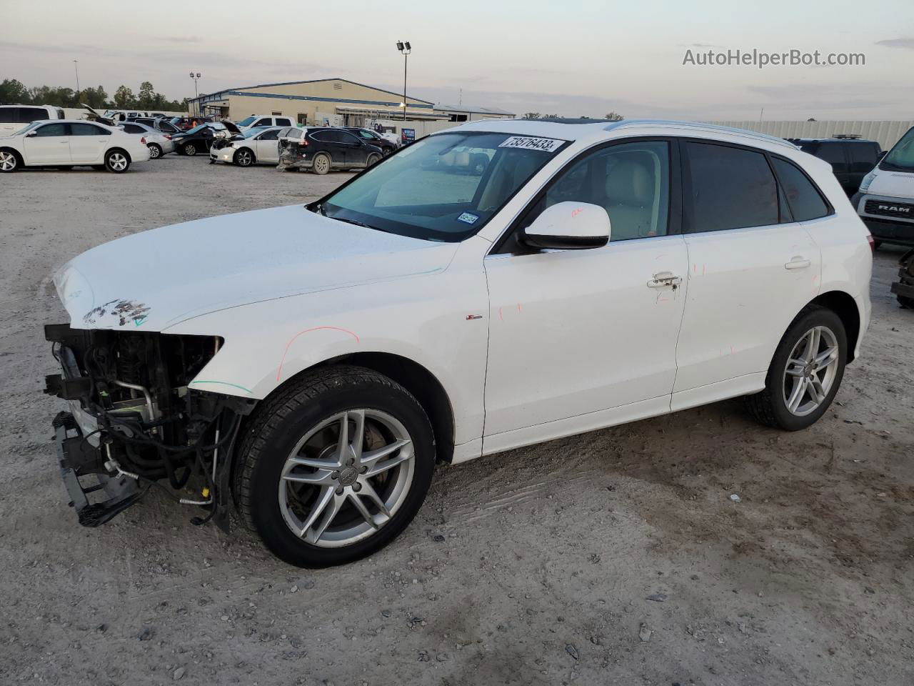 2014 Audi Q5 Premium Plus Белый vin: WA1DGAFP7EA075085