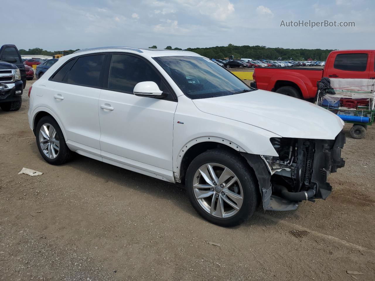 2018 Audi Q3 Premium Белый vin: WA1ECCFS0JR019081