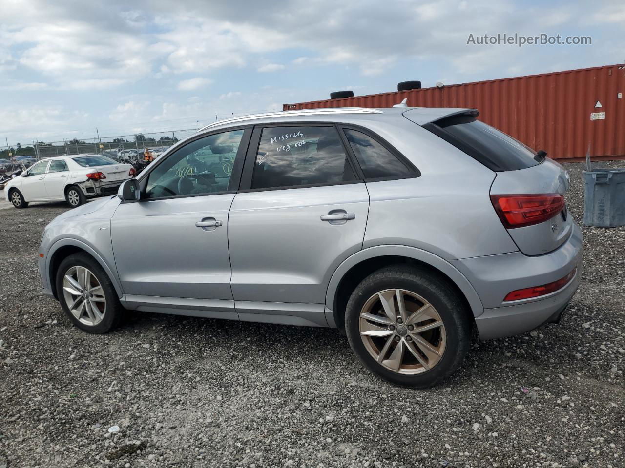 2018 Audi Q3 Premium Серебряный vin: WA1ECCFS1JR026623