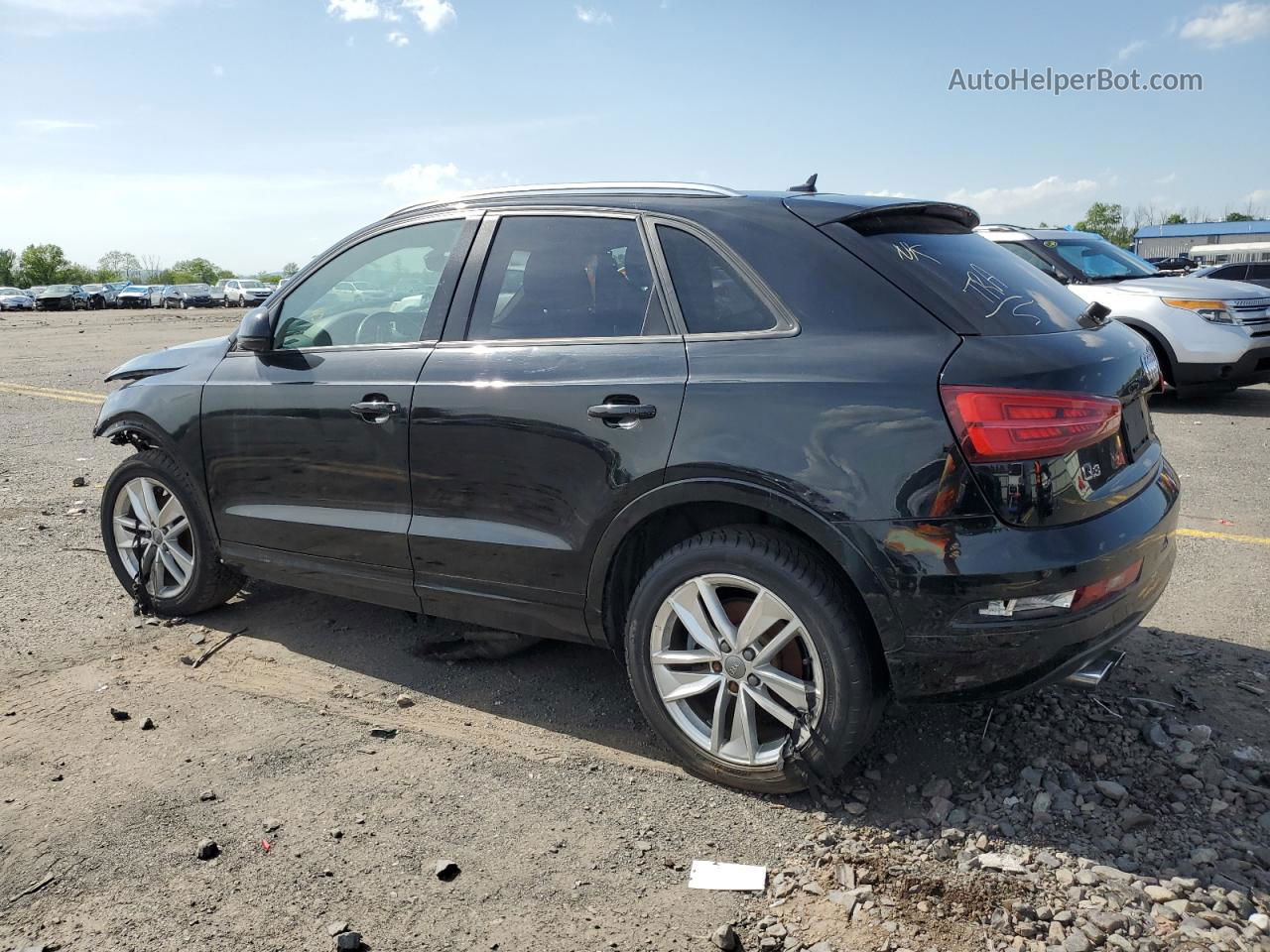 2018 Audi Q3 Premium Черный vin: WA1ECCFS2JR026131