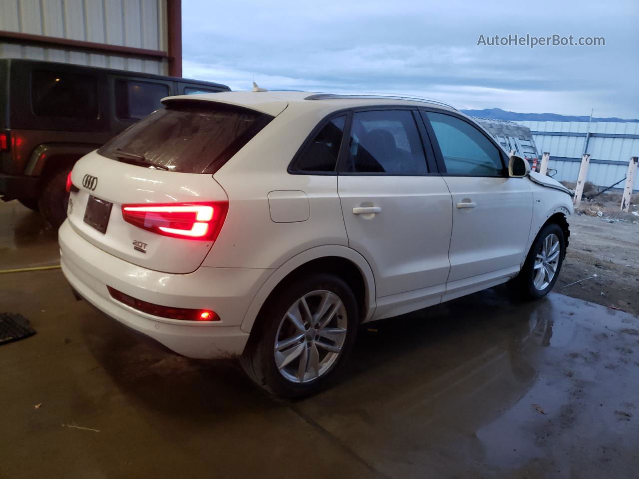 2018 Audi Q3 Premium White vin: WA1ECCFSXJR019475