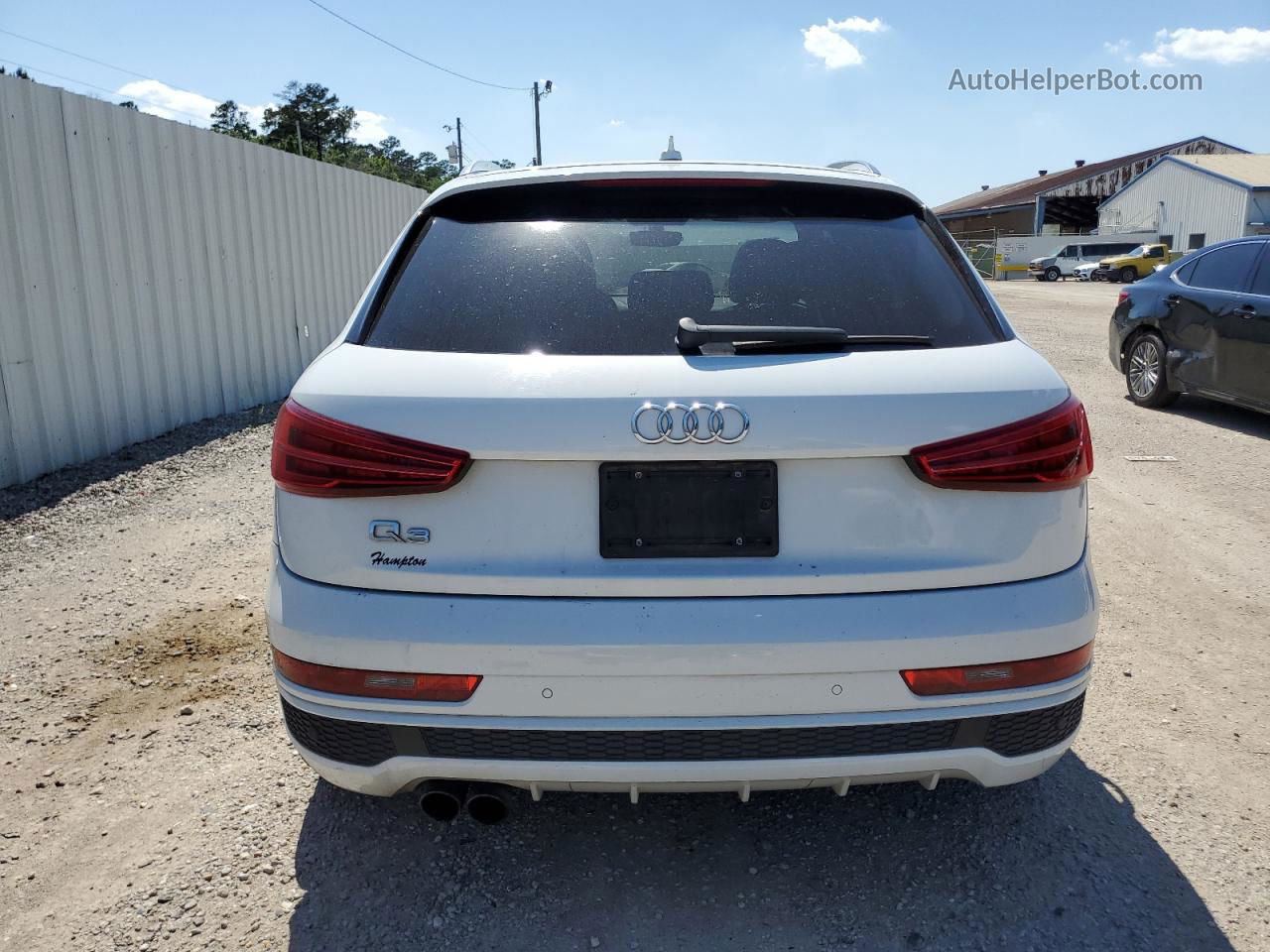 2018 Audi Q3 Premium Plus Белый vin: WA1HCCFS5JR030901