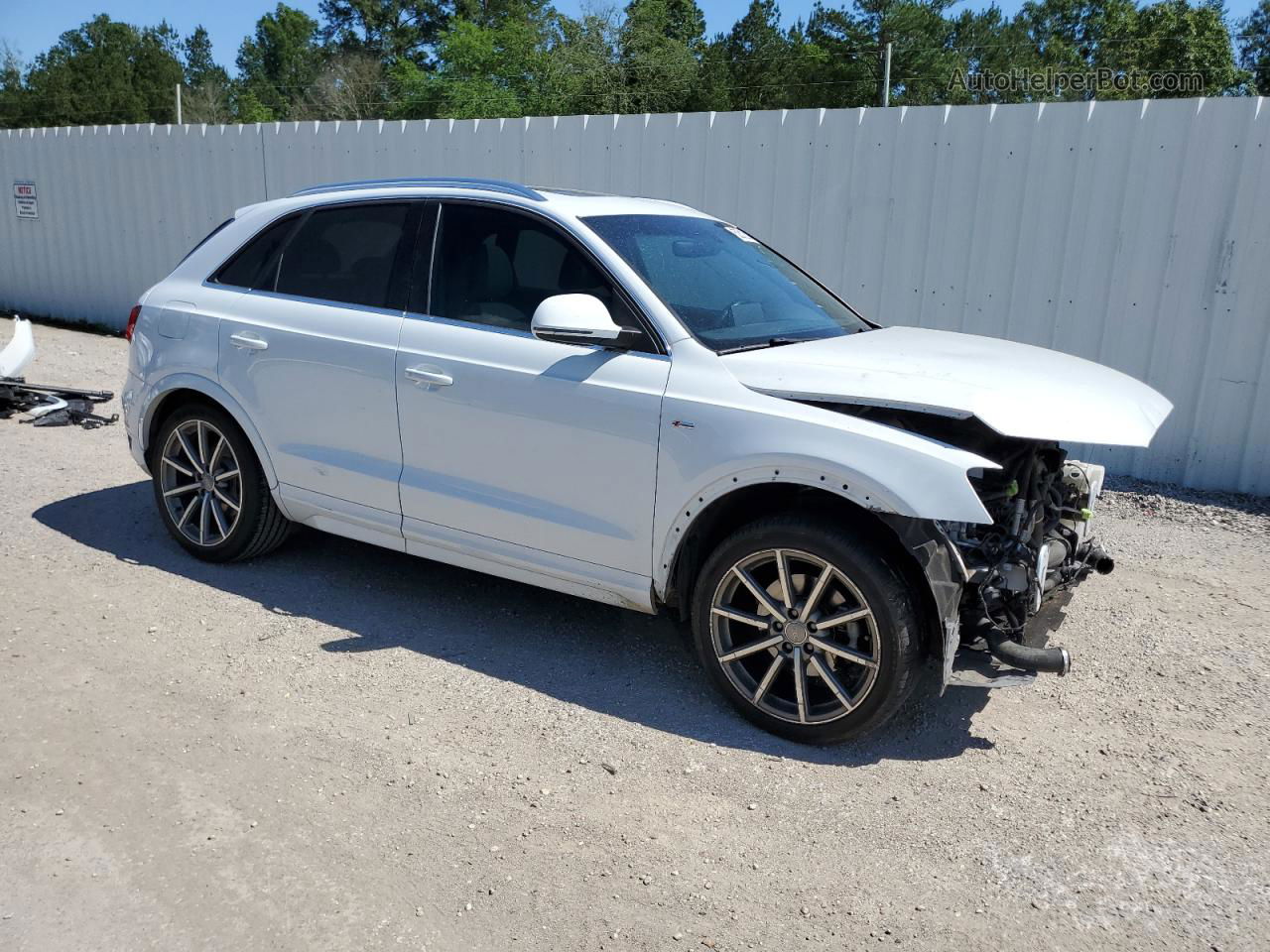 2018 Audi Q3 Premium Plus White vin: WA1HCCFS5JR030901