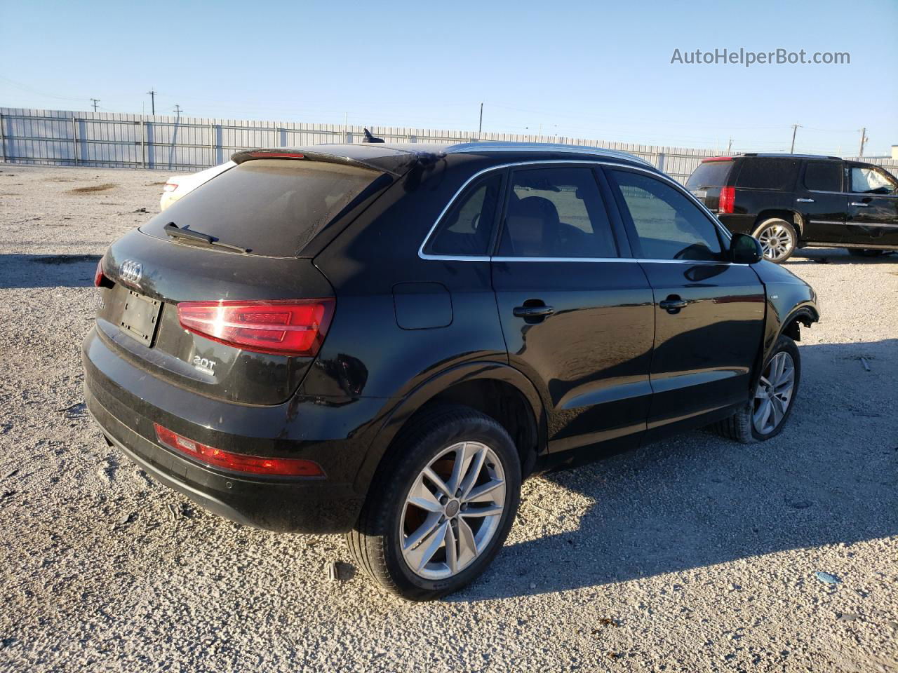 2018 Audi Q3 Premium Plus Черный vin: WA1JCCFS0JR008208