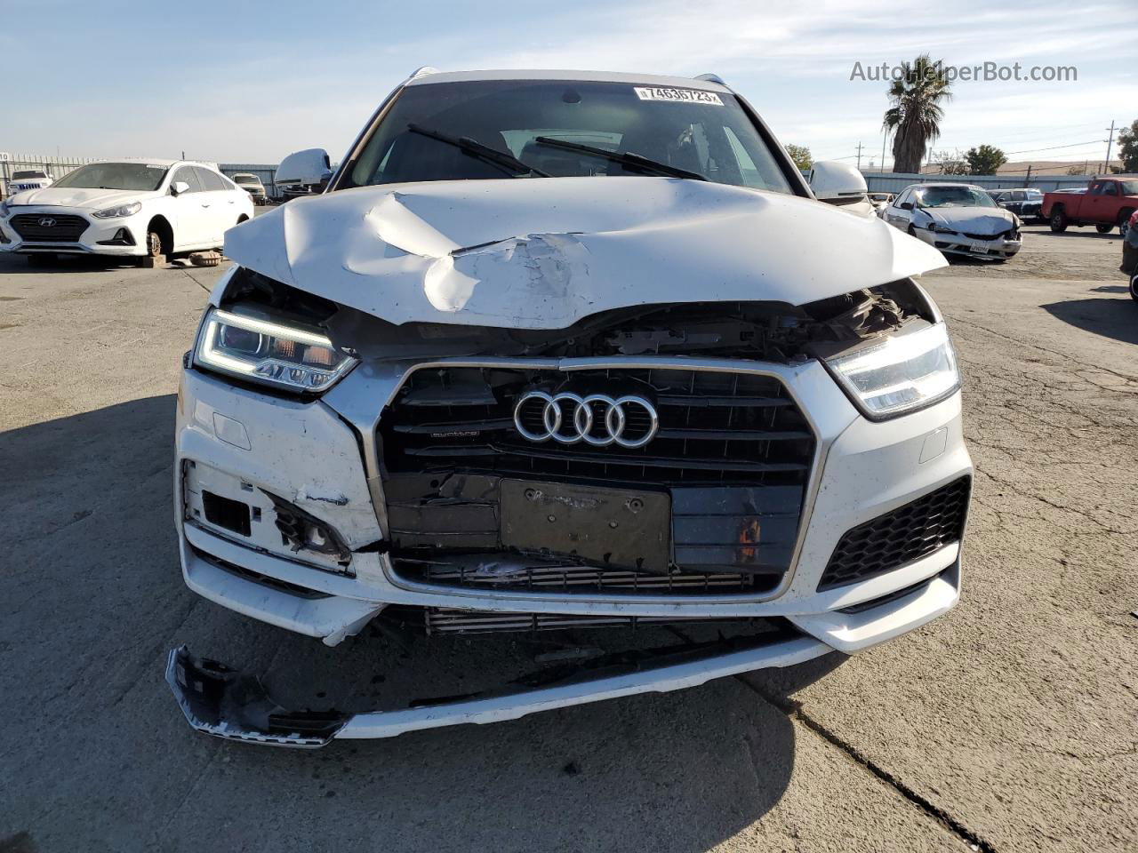 2018 Audi Q3 Premium Plus Белый vin: WA1JCCFS4JR016618