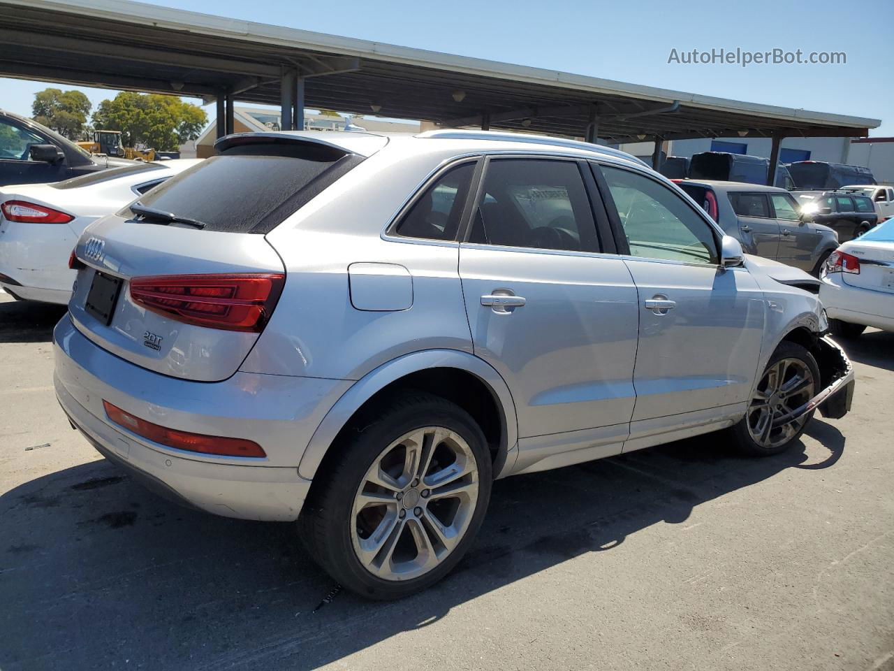 2018 Audi Q3 Premium Plus Серебряный vin: WA1JCCFS4JR016781