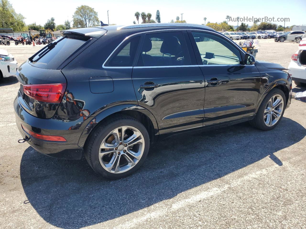 2018 Audi Q3 Premium Plus Черный vin: WA1JCCFS9JR016419