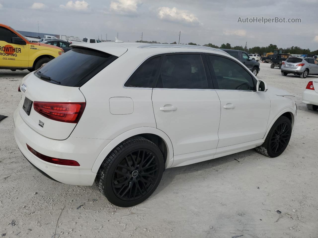 2018 Audi Q3 Premium Plus White vin: WA1JCCFSXJR032015