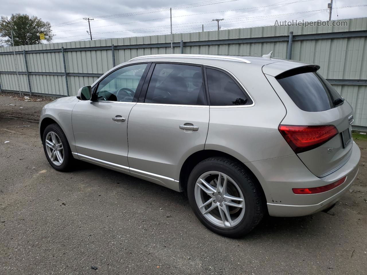 2016 Audi Q5 Premium Plus Tan vin: WA1L2AFP1GA003702