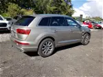 2017 Audi Q7 Premium Plus Золотой vin: WA1LAAF71HD008496