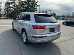 2017 Audi Q7 Premium Plus Серебряный vin: WA1LAAF71HD013259