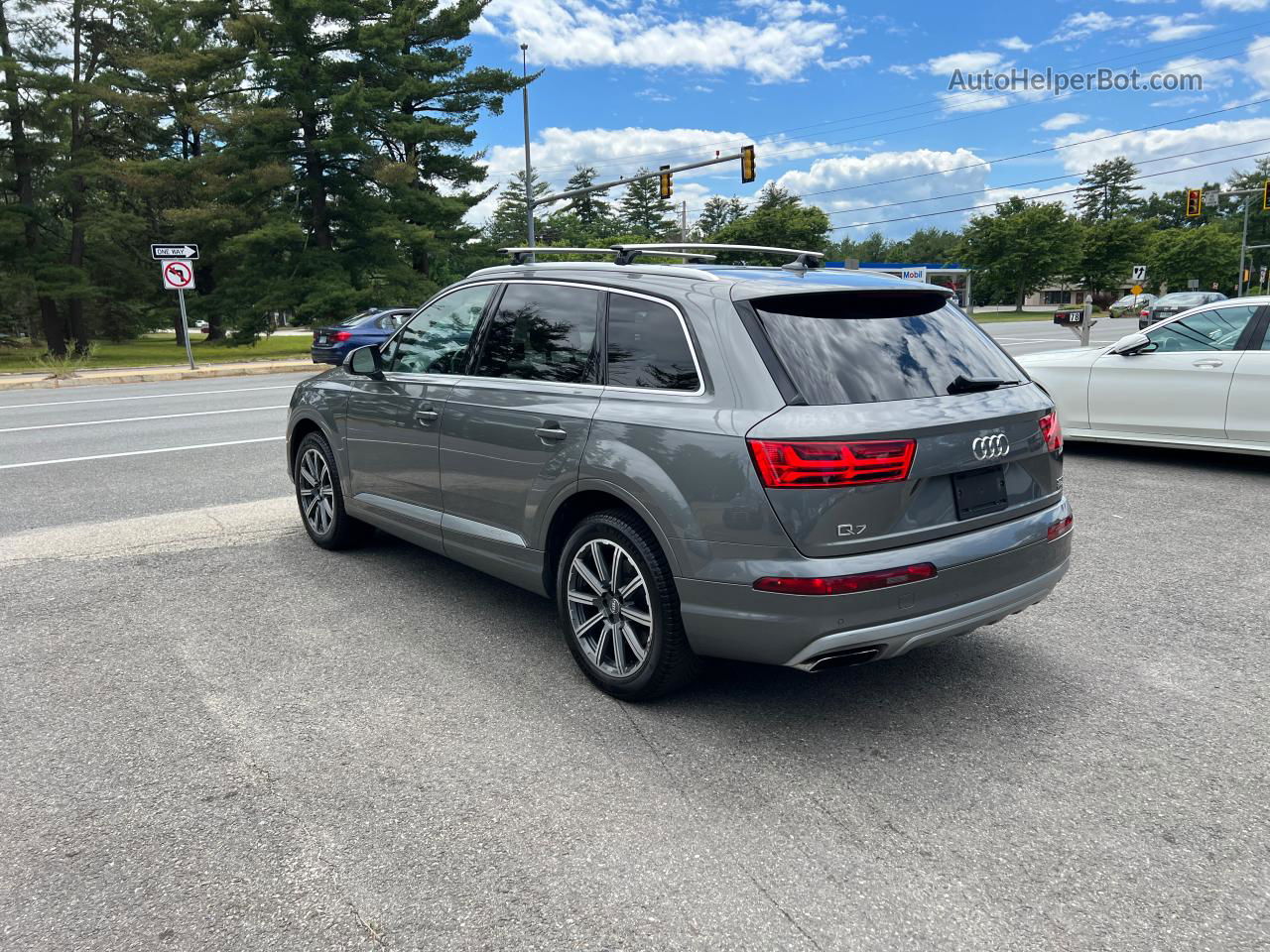 2017 Audi Q7 Premium Plus Серый vin: WA1LAAF71HD017022