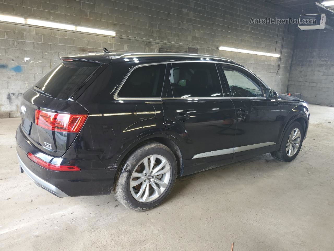 2017 Audi Q7 Premium Plus Черный vin: WA1LAAF71HD039621