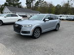 2017 Audi Q7 Premium Plus Серебряный vin: WA1LAAF72HD002934