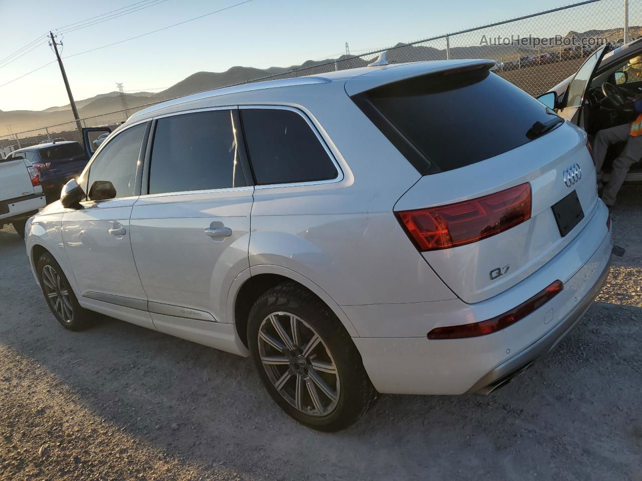 2017 Audi Q7 Premium Plus White vin: WA1LAAF72HD015439