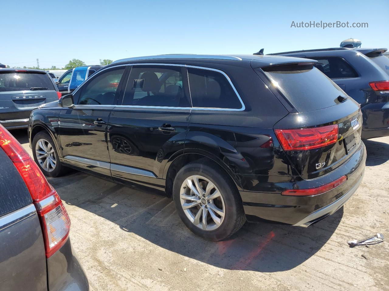 2017 Audi Q7 Premium Plus Черный vin: WA1LAAF72HD040258