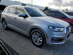 2017 Audi Q7 Premium Plus Серебряный vin: WA1LAAF73HD002649