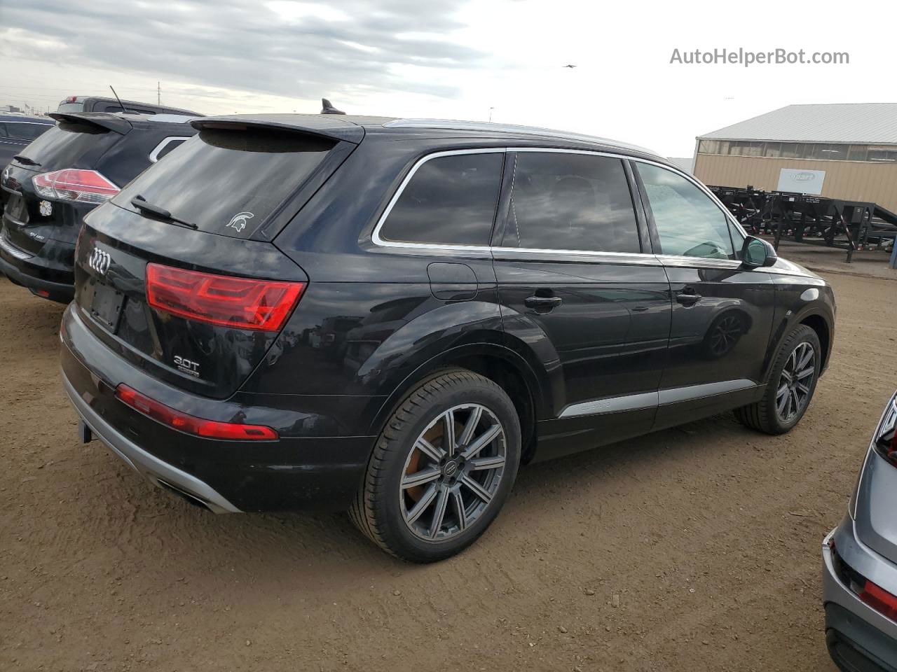 2017 Audi Q7 Premium Plus Черный vin: WA1LAAF73HD025395