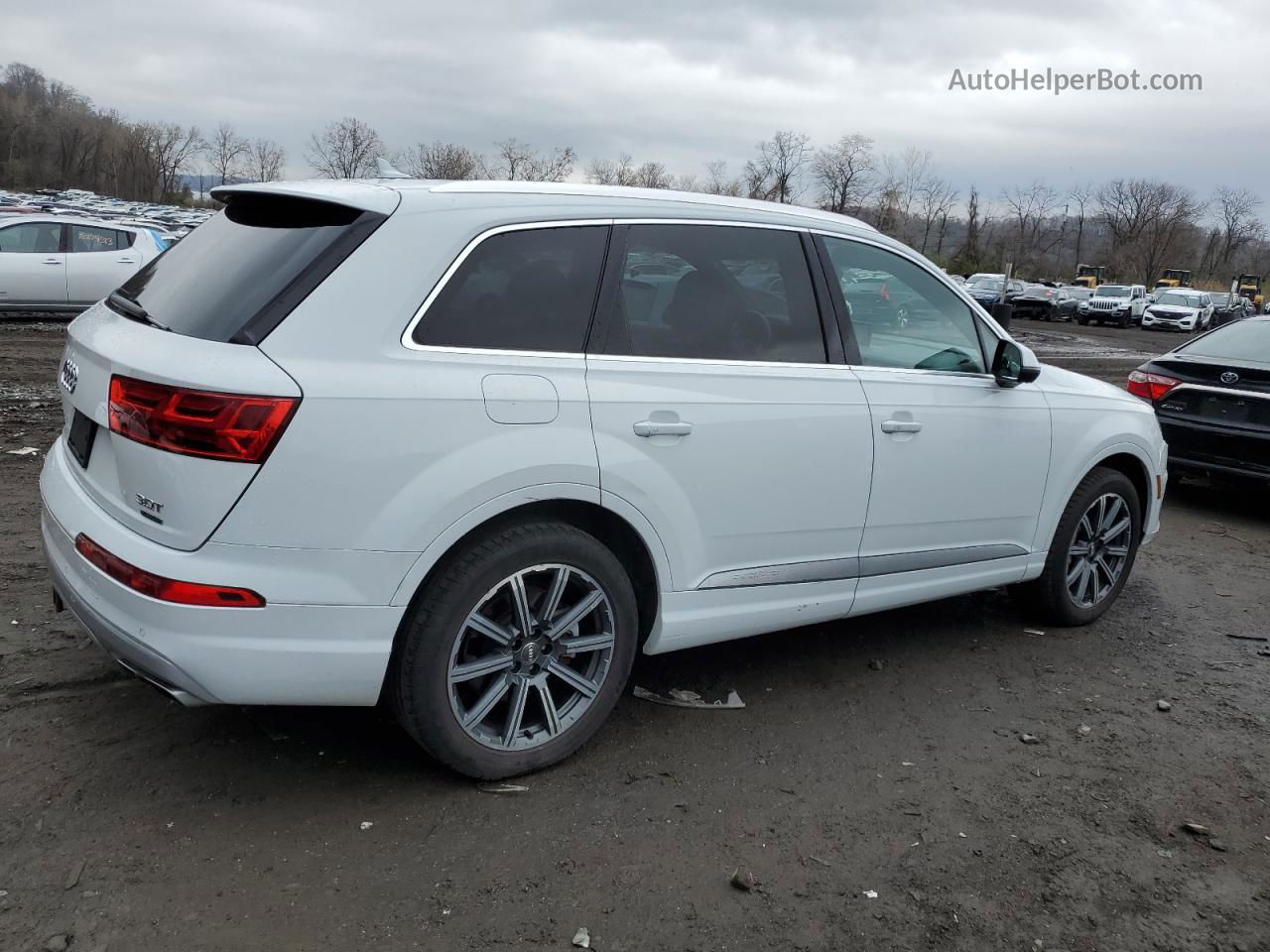 2017 Audi Q7 Premium Plus Белый vin: WA1LAAF74HD013806