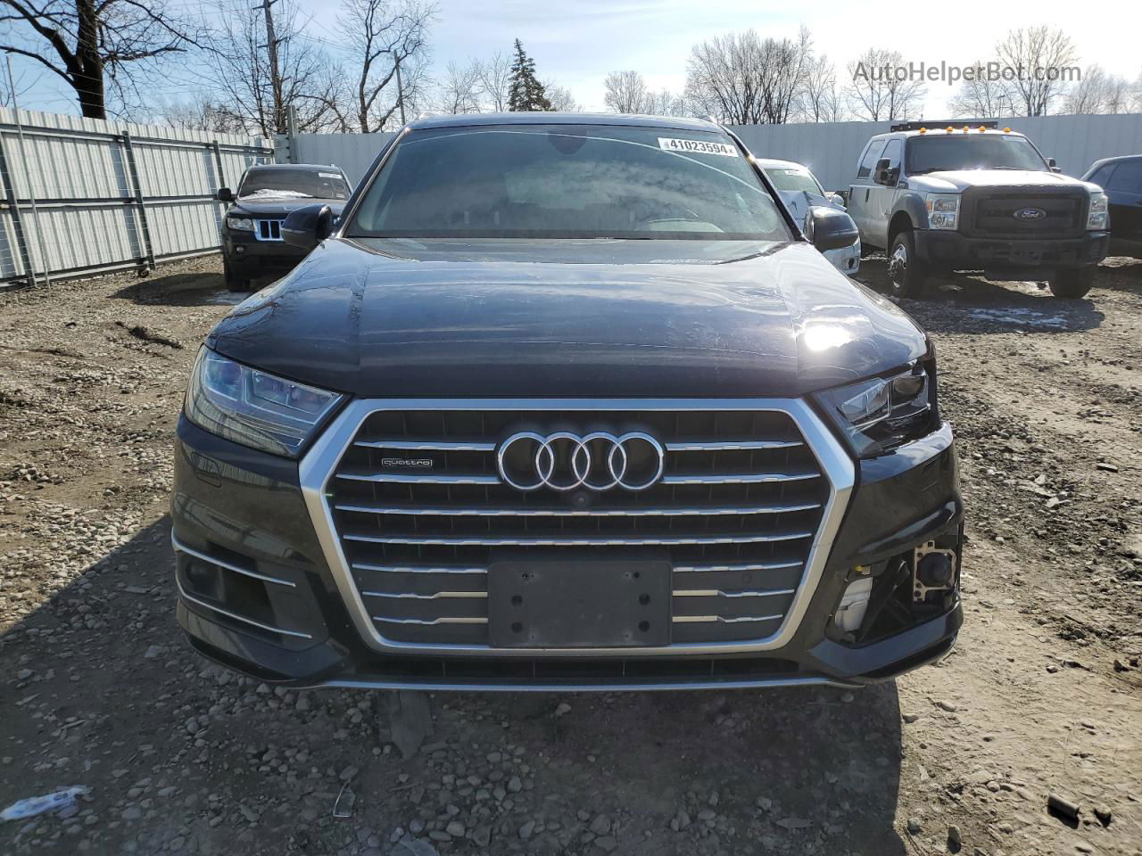 2017 Audi Q7 Premium Plus Черный vin: WA1LAAF74HD029729