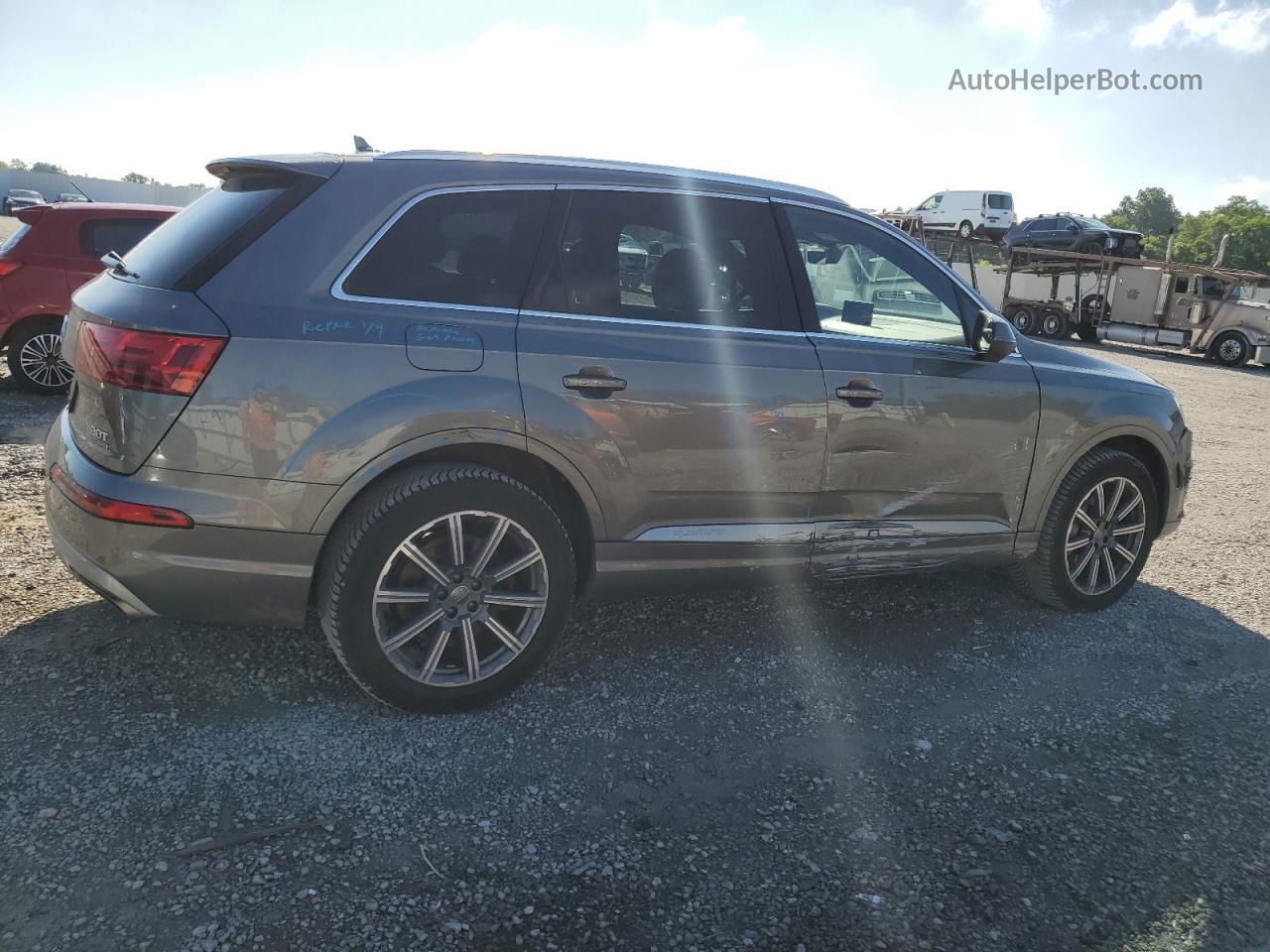 2017 Audi Q7 Premium Plus Серый vin: WA1LAAF74HD056915