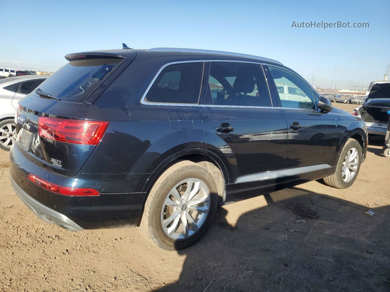 2017 Audi Q7 Premium Plus Синий vin: WA1LAAF74HD058714